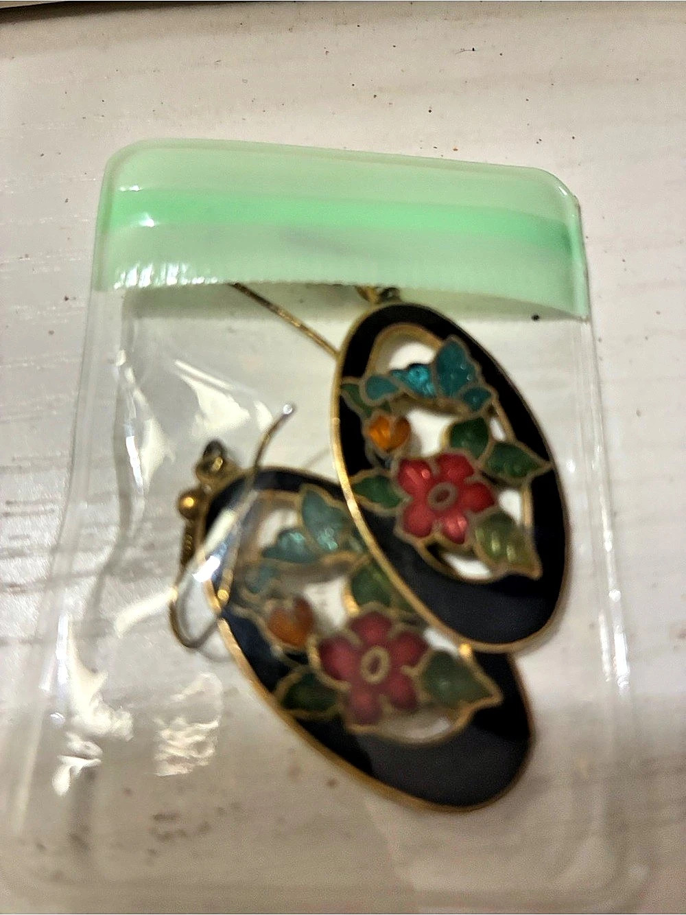 Vintage Floral Black & Gold Drop Earrings Like New